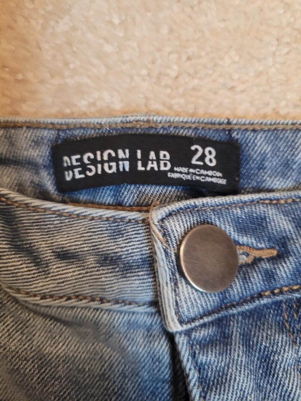 Design Lab Jeans - Picture 3 of 3